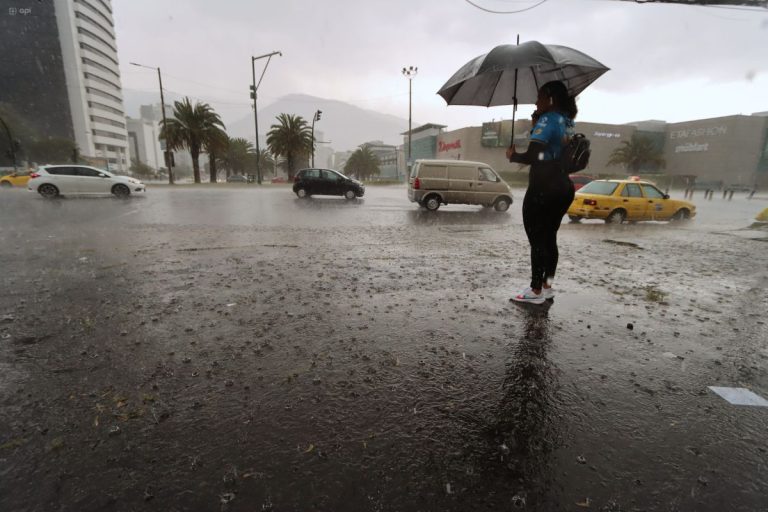 Quito registra lluvias en diferentes sectores la noche de este lunes 21 de septiembre