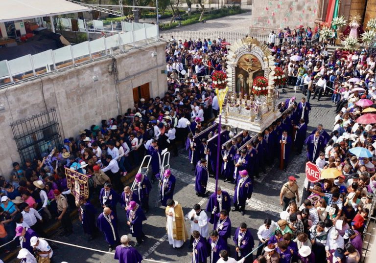 Señor de los Milagros sale en procesión el 1 de octubre