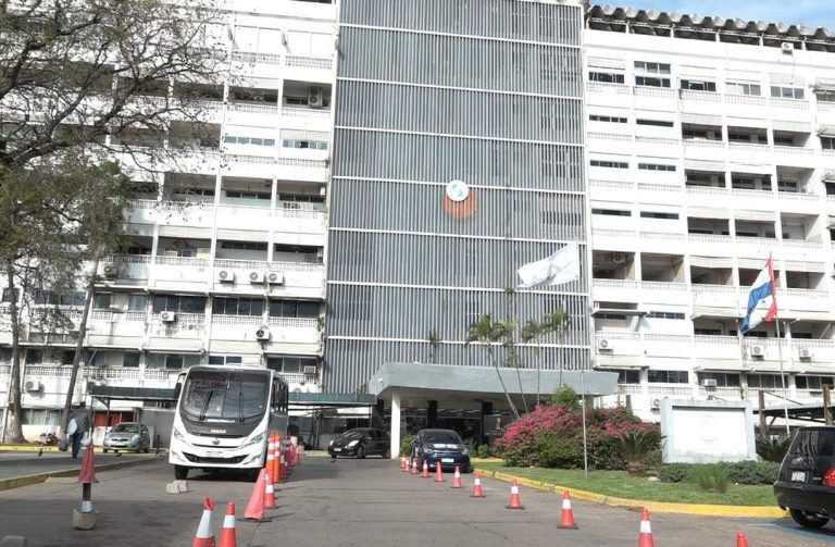 Sindicato presentará denuncia por accidente laboral en el Hospital Central del IPS