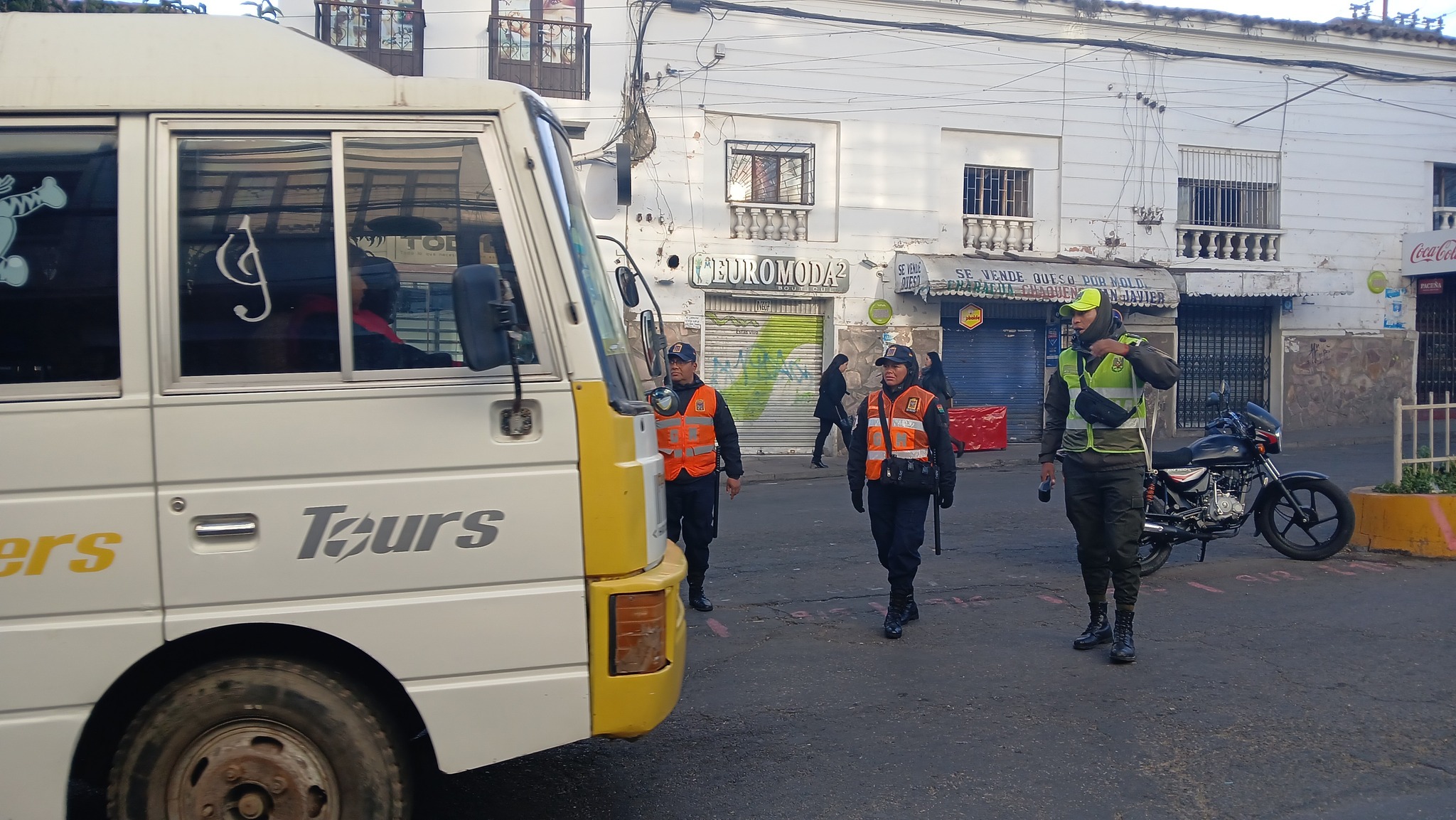 Sucre: Juntas Vecinales rechazan nueva tarifa de Bs 4.50; anuncian movilizaciones contra el aumento del Diésel || FEDJUVE mantiene en pie la movilización para exigir la derogación del decreto