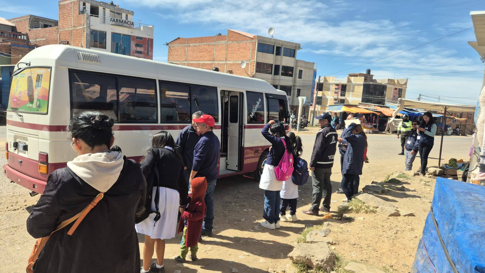Sucre: Padres de familia piden revisar tarifa escolar transitoria y apuntan a clases a distancia ante inminentes movilizaciones || El sector exige la abrogación del Decreto Supremo 5716 y advierte con medidas de mayor alcance si no recibe respuesta. Sucre: Padres de familia piden revisar tarifa escolar transitoria y apuntan a clases a distancia ante inminentes movilizaciones || El sector exige la abrogación del Decreto Supremo 5716 y advierte con medidas de mayor alcance si no recibe respuesta.