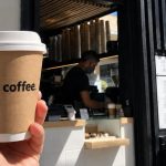 The Coffee distribui cafés de graça nesta quinta-feira (1º) em comemoração ao Dia Internacional do Café