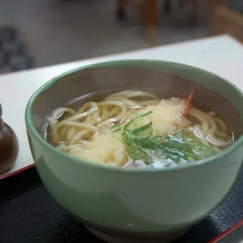Udon: Receita do Macarrão Japonês com Caldo Dashi