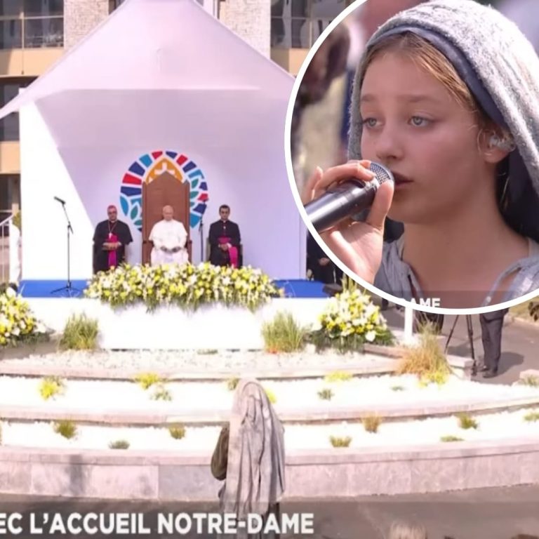 “Una experiencia única”: Habla la "Bernardette" que cautivó al Papa con su canto en Lourdes