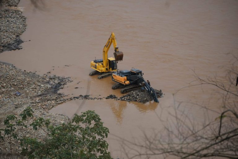Bolivia — Río Kaka: la minería de oro en Bolivia transformó un ecosistema clave de la Amazonía en playas muertas con agua contaminada
