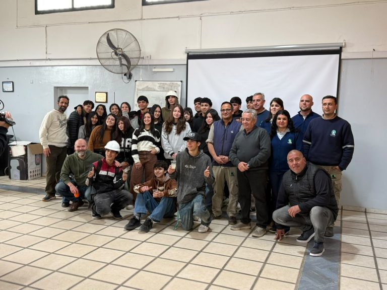 Del aula a la energía: estudiantes del PROA conocieron la Cooperativa y se preparan para visitar Cerro Pelado