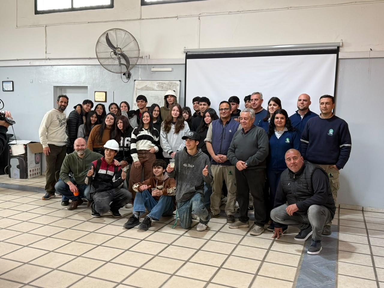 Del aula a la energía: estudiantes del PROA conocieron la Cooperativa y se preparan para visitar Cerro Pelado