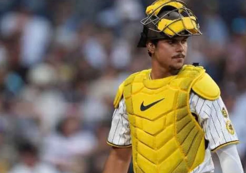 Ethan Salas hace historia y se convierte en el pelotero más joven en jugar un duelo de postemporada