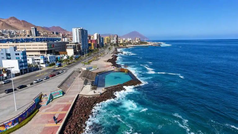 Impulsan proyecto de conservación para proteger y modernizar el sector Balneario–Playa El Cable de Antofagasta