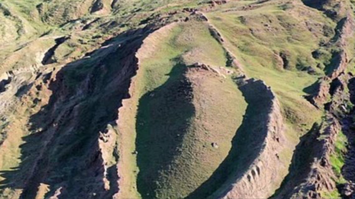 Investigación en Turquía sugiere origen humano de la estructura Durupinar, posible Arca de Noé, con GPR y medidas bíblicas Investigación en Turquía sugiere origen humano de la estructura Durupinar, posible Arca de Noé, con GPR y medidas bíblicas