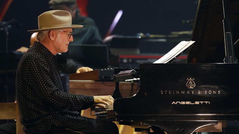 Ludovico Einaudi confirma apresentação extra no Brasil em 2027