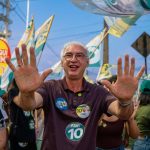 Na reta final da campanha, Rico participa de bandeiraço e pede votos em Rio Branco