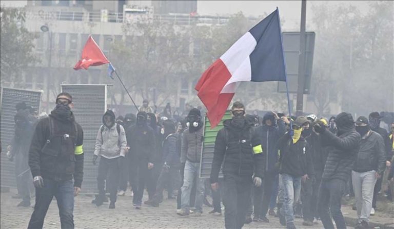 Protestas en Francia contra Macron: protestas por educación y costo de vida terminaron en disturbios y 1.800 detenidos
